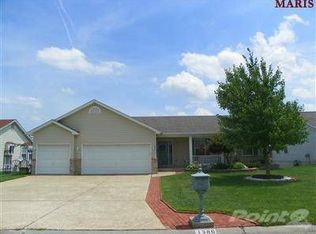 1386 Washingtons Crossing Dr, O'Fallon, MO 63366