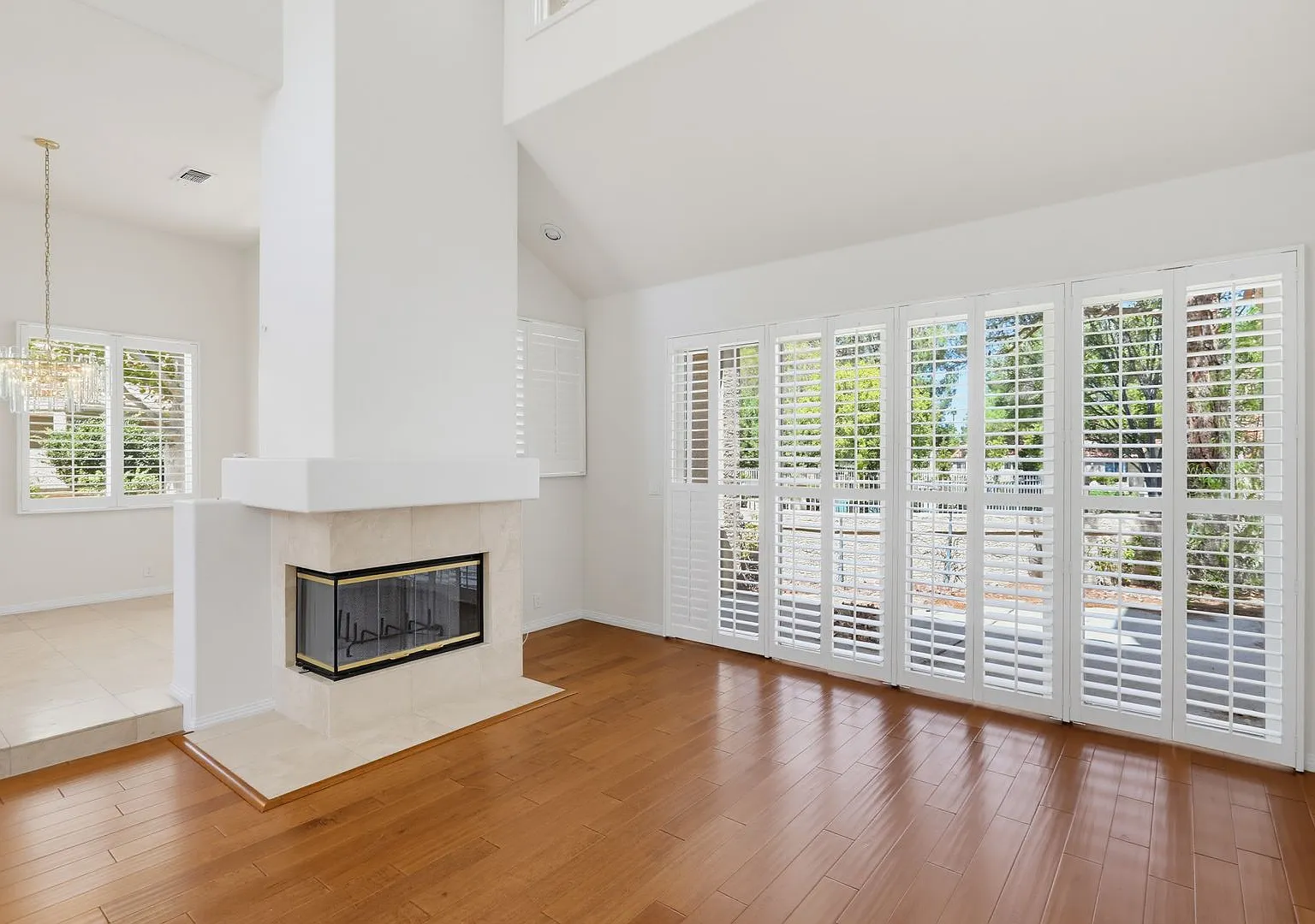2 Bed and A Den Spanish Trails Beauty — Photo 4