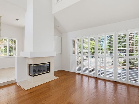 4th image of 8166 Round Hills Cir