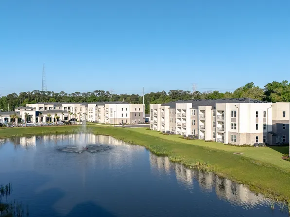 The Pointe at Davis Creek