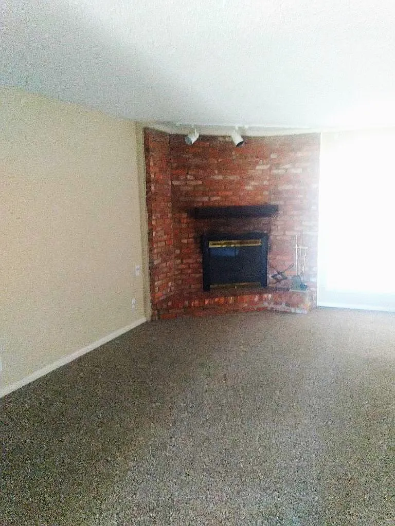 3 bed, 2.5 bath, 1538 sqft, $995 — Photo 2
