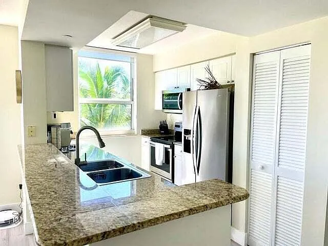 2 bed, 2.0 bath, 1245 sqft, $4,250 — Photo 3