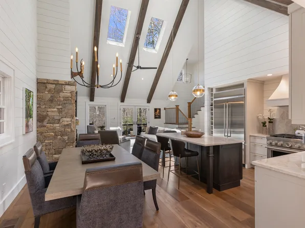 125 Harris Dr, Highlands, NC 28741