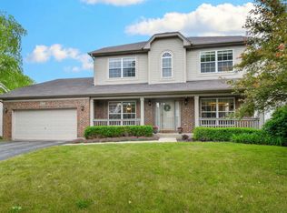 816 Columbus Dr, Oswego, IL 60543