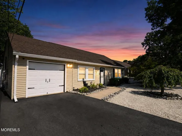 129 Ahoy Road, Manahawkin, NJ 08050
