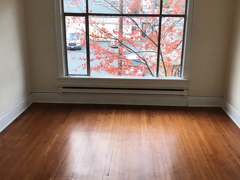 Fremont Apartments - Located on Fremont Ave — Photo 12