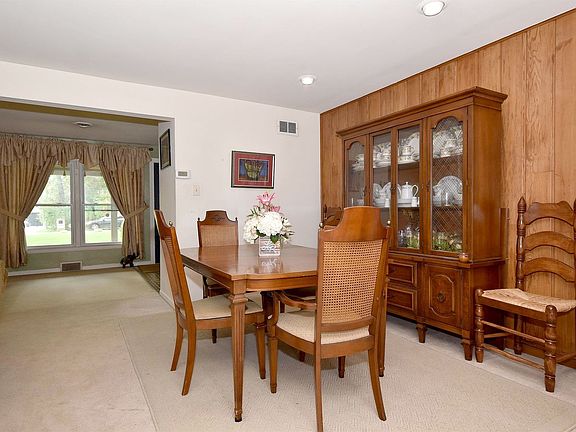 5th image of 343 N Ferndale Ave