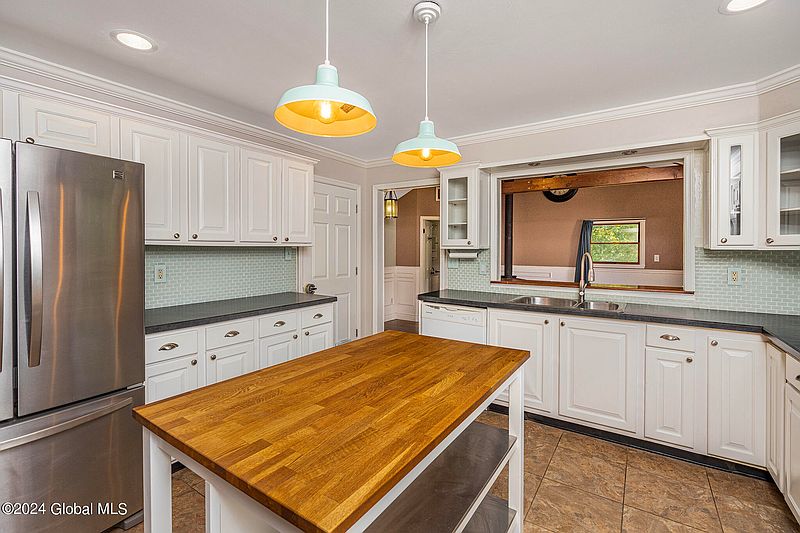 5th image of 58 Beach Road