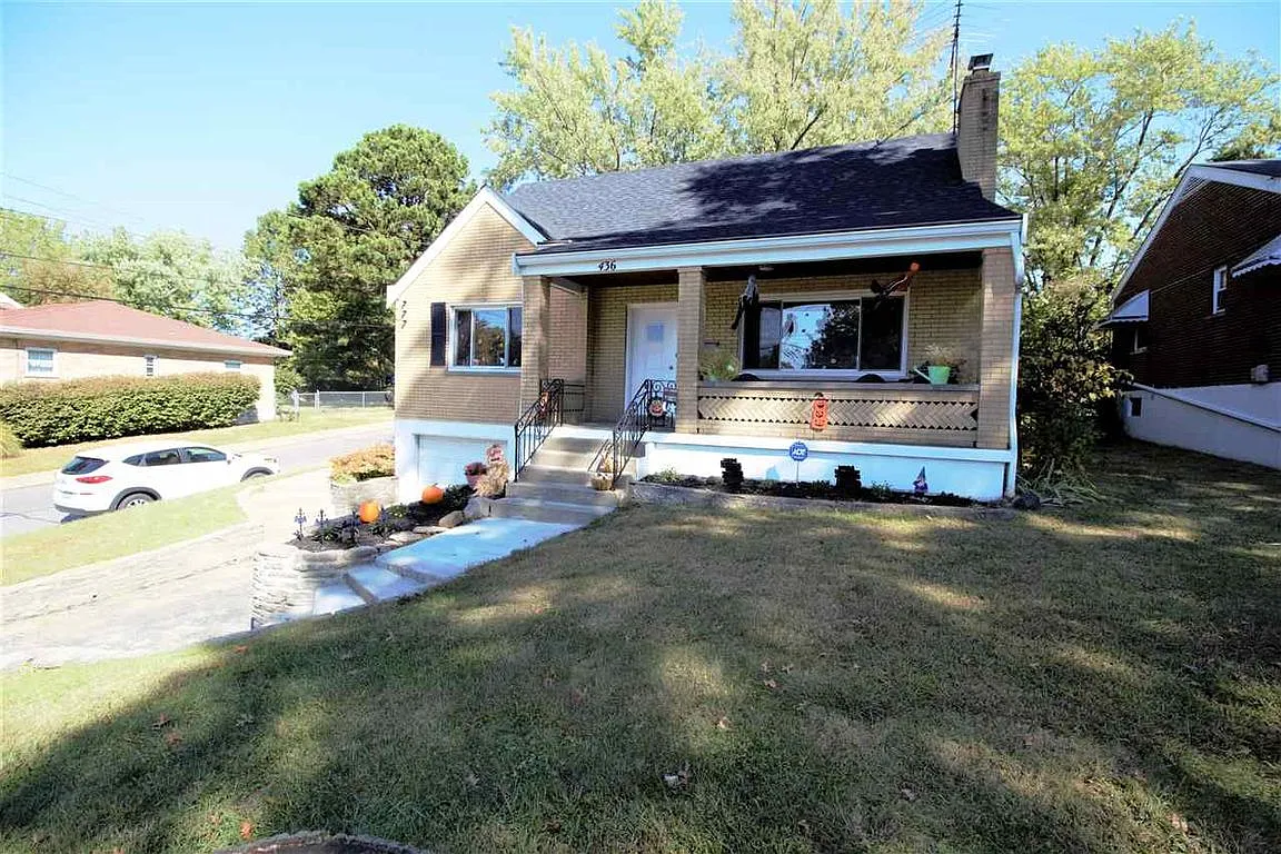 436 Forest Ave photo 1