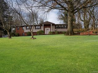 8 Pine Drive, Great Neck, NY 11021