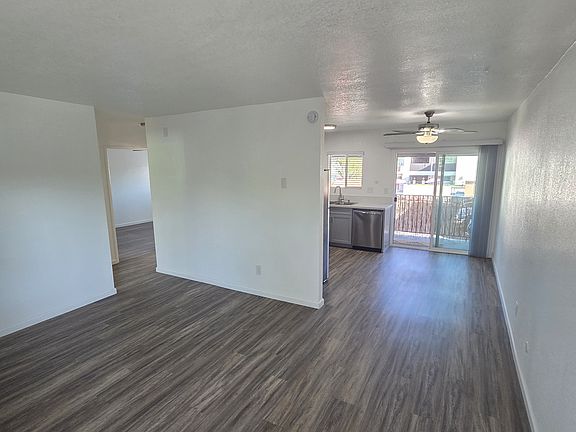 3rd image of 13112 Carriage Rd APT 6