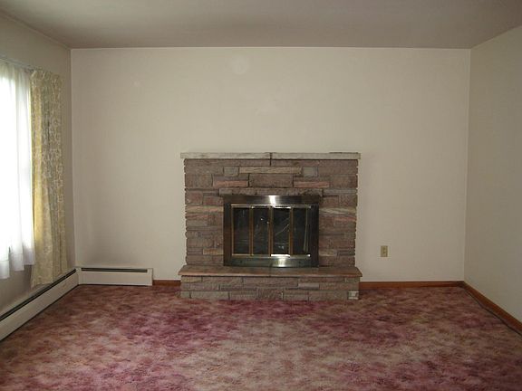 3rd image of 432 Percy St S