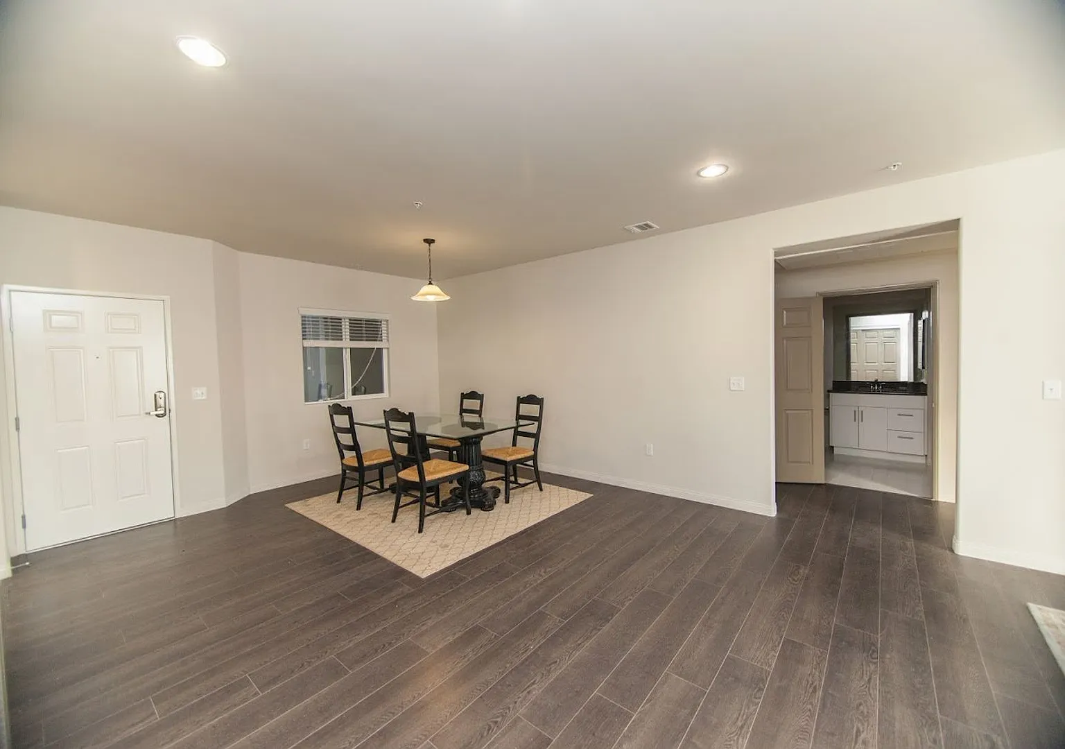 Sherman Oaks Place — Photo 4
