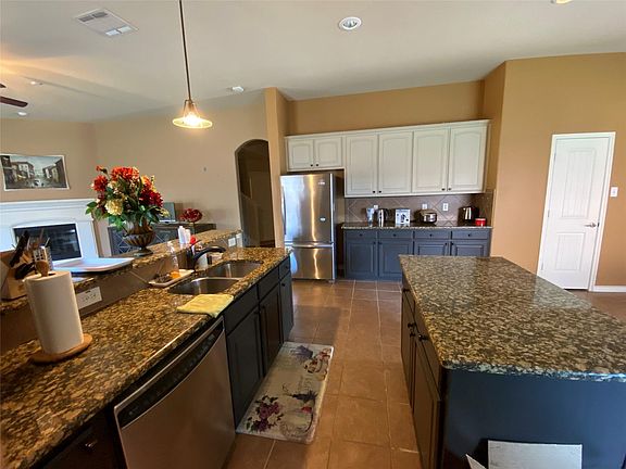 3rd image of 1608 Sul Ross Dr