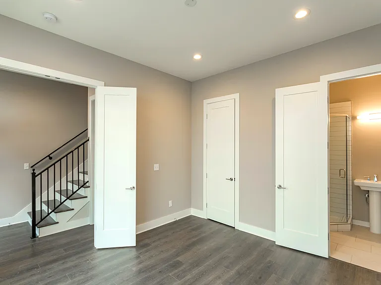 bottom floor: office or bedroom option, en suite bathroom