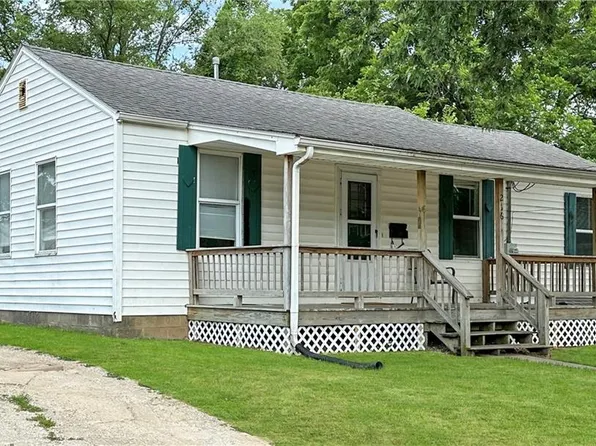 216 S 5th St, Lexington, MO 64067