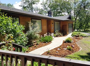 315 Lathrop Ln, Grants Pass, OR 97526