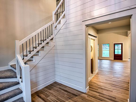 2nd image of 1613 Vincent Pl