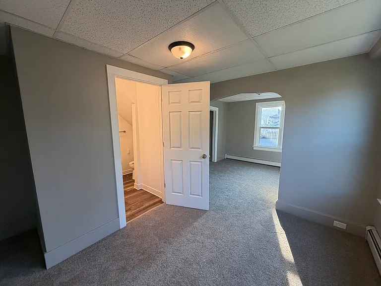 314 S Lake St #B — Photo 3
