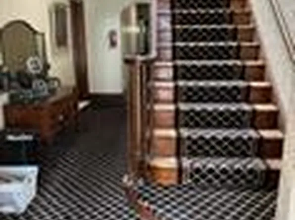 2405 S Austin St, Milwaukee, WI 53207