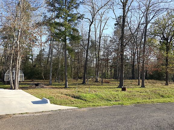 5th image of 311 Leaning Oak Dr