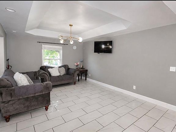 5th image of 5420 Locust Ave