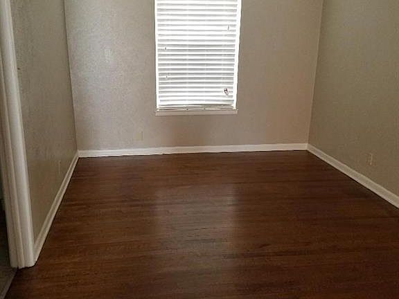 3rd image of 1145 Fair Oaks Dr