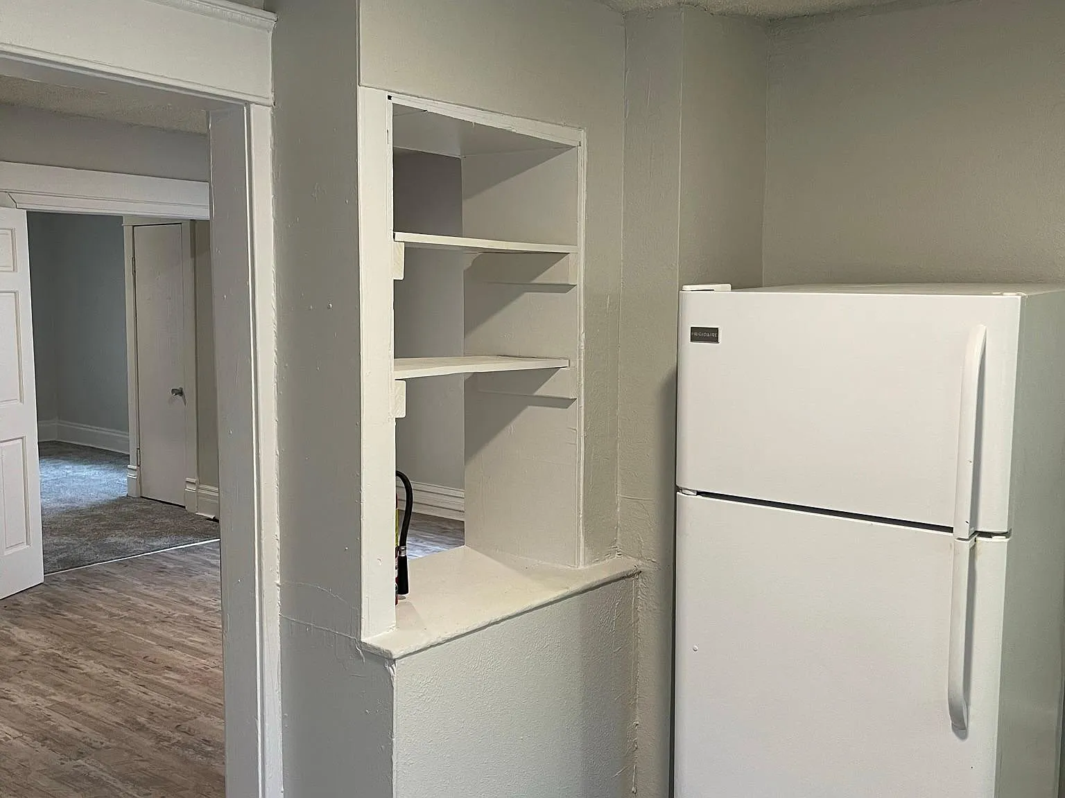 5 bed, 1408 sqft, $3,500 — Photo 3
