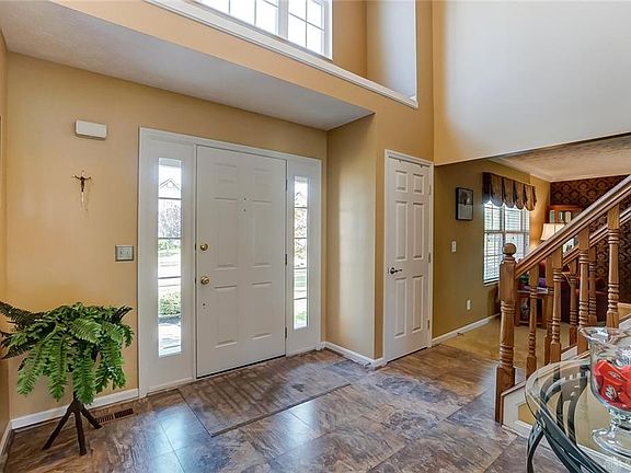4th image of 1212 Foxcroft Ct