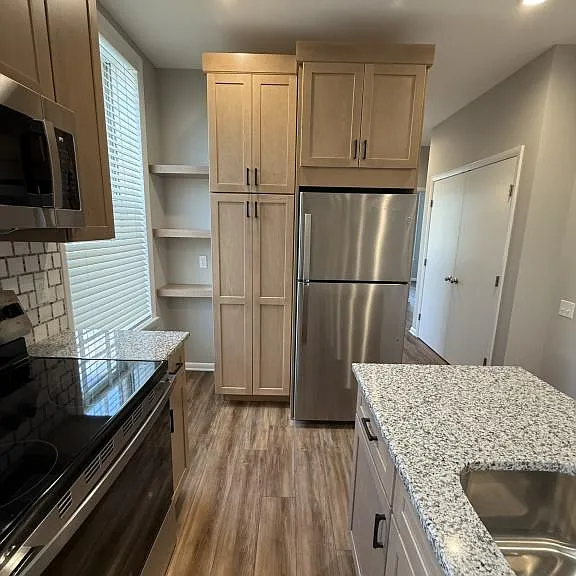 47 Bridge St #4 — Photo 2