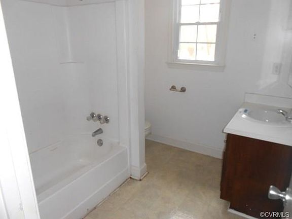 5th image of 622 Cabin Creek Dr