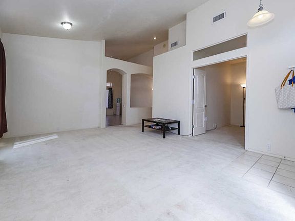 4th image of 11069 N Eagle Crest Dr