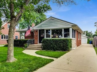 855 S Hillside Ave, Elmhurst, IL 60126