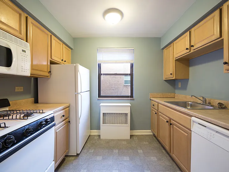 5540 5th Ave — Photo 33