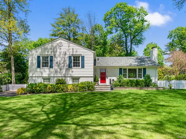 32 Wood Lane, Locust Valley, NY 11560