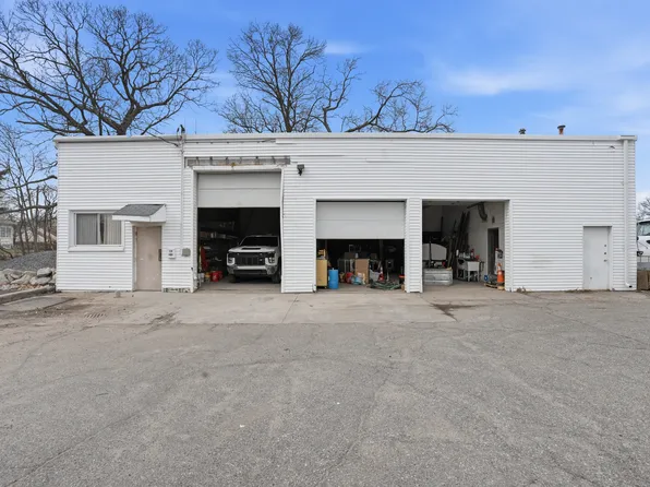 170 Armistice Blvd, Pawtucket, RI 02860