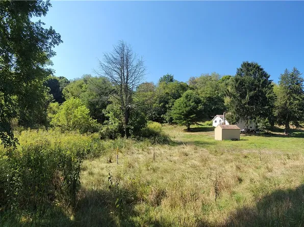 10 1st Ln, Claysville, PA 15323