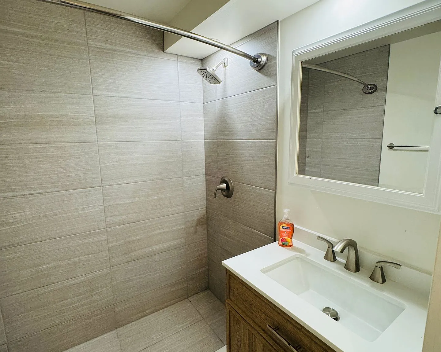 20 Clendenny Ave — Photo 3