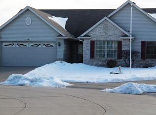 443 Celeste Cir, Blue Grass, IA