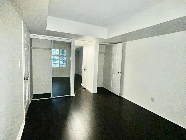 208 Niagara St W #Townhouse 27 — Photo 15