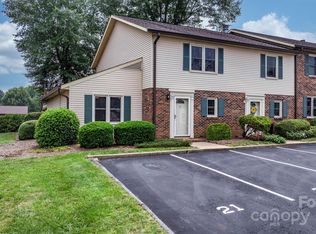 1330 5th St NE APT 21, Hickory, NC 28601