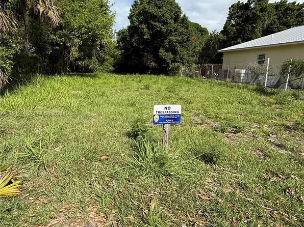 712 N 22nd St, Fort Pierce, FL 34950