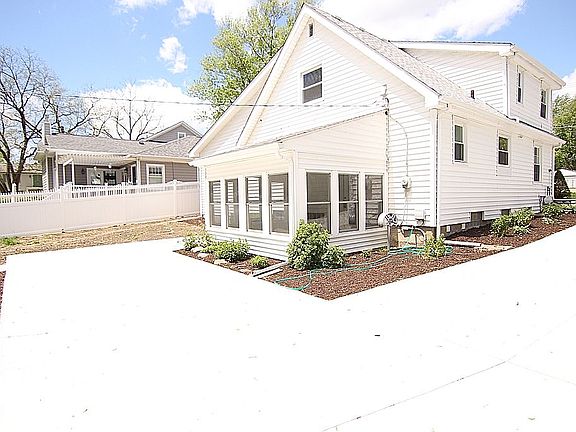 PATIO & 3 SEASON PORCH