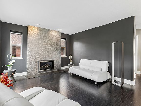 3rd image of 1551 E Downington Ave