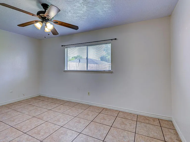 9742 Charmont Rd — Photo 18