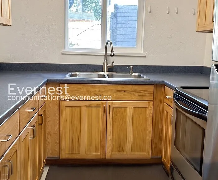 301 Peterson St #106 — Photo 6