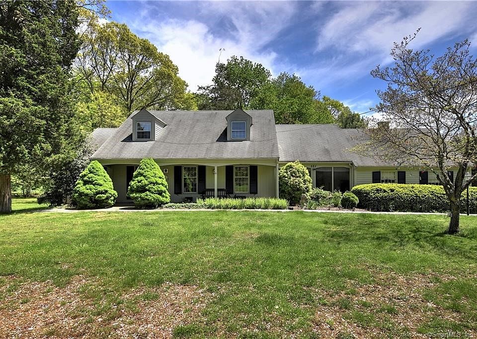 Sprawling 4 bedroom cape style home in central Orange!