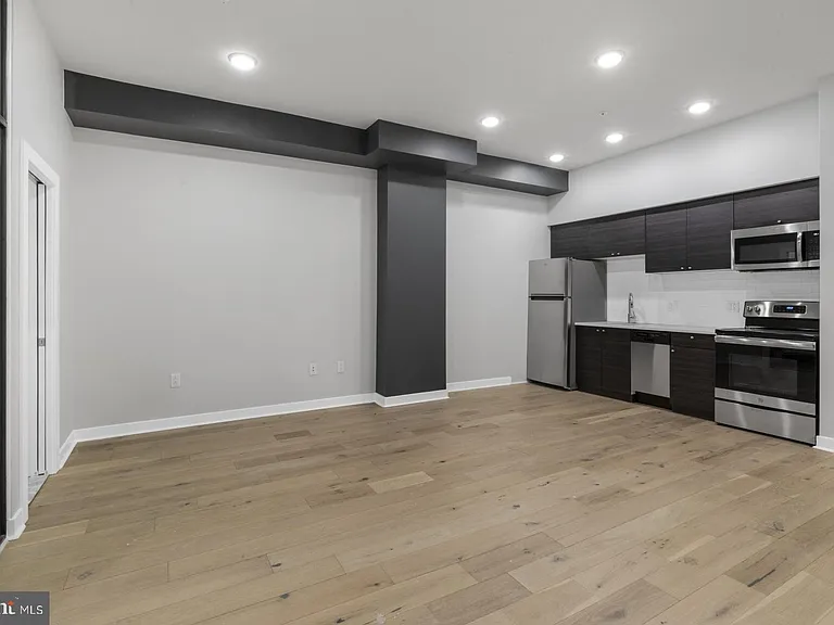 257 N 3rd St #2 — Photo 7