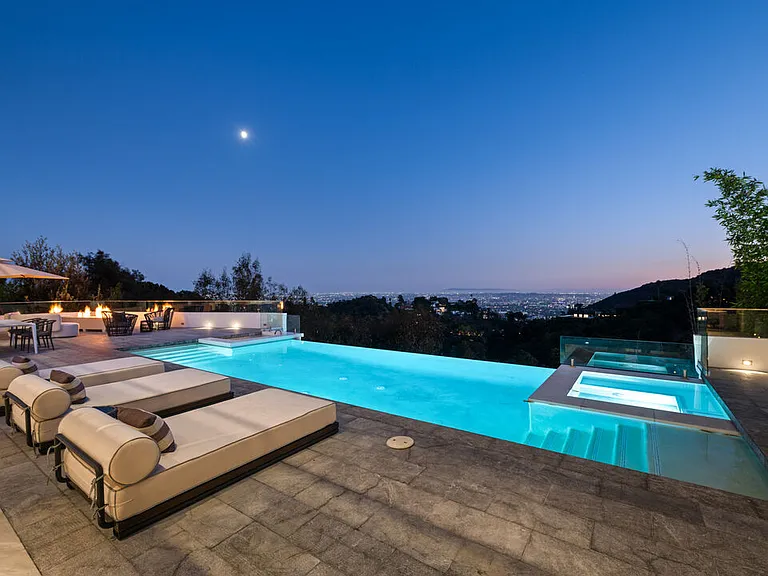 7080 W Mulholland Dr — Photo 30
