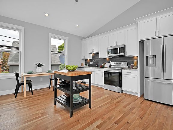 2nd image of 852 Summit St #854